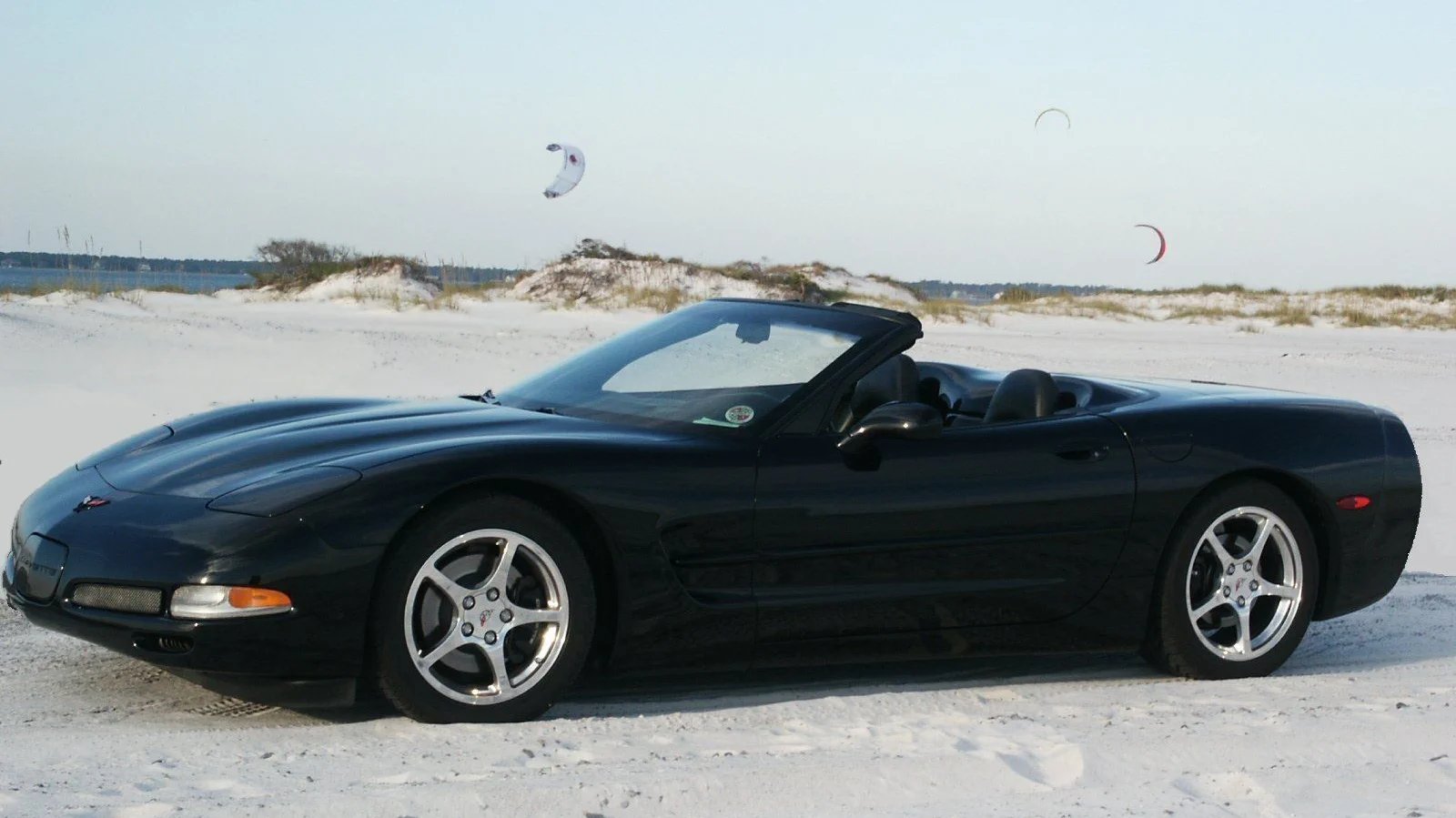 Click to Enlarge-Esc to Close Corvette Generations/C5/C5 2000 Black Left.webp